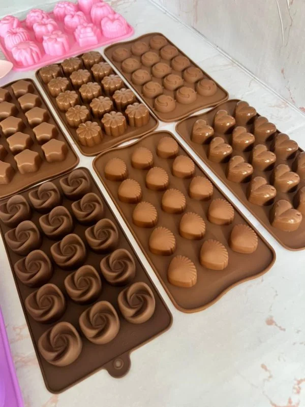 Juego de 6 Moldes de Chocolate en Silicona - Imagen 6